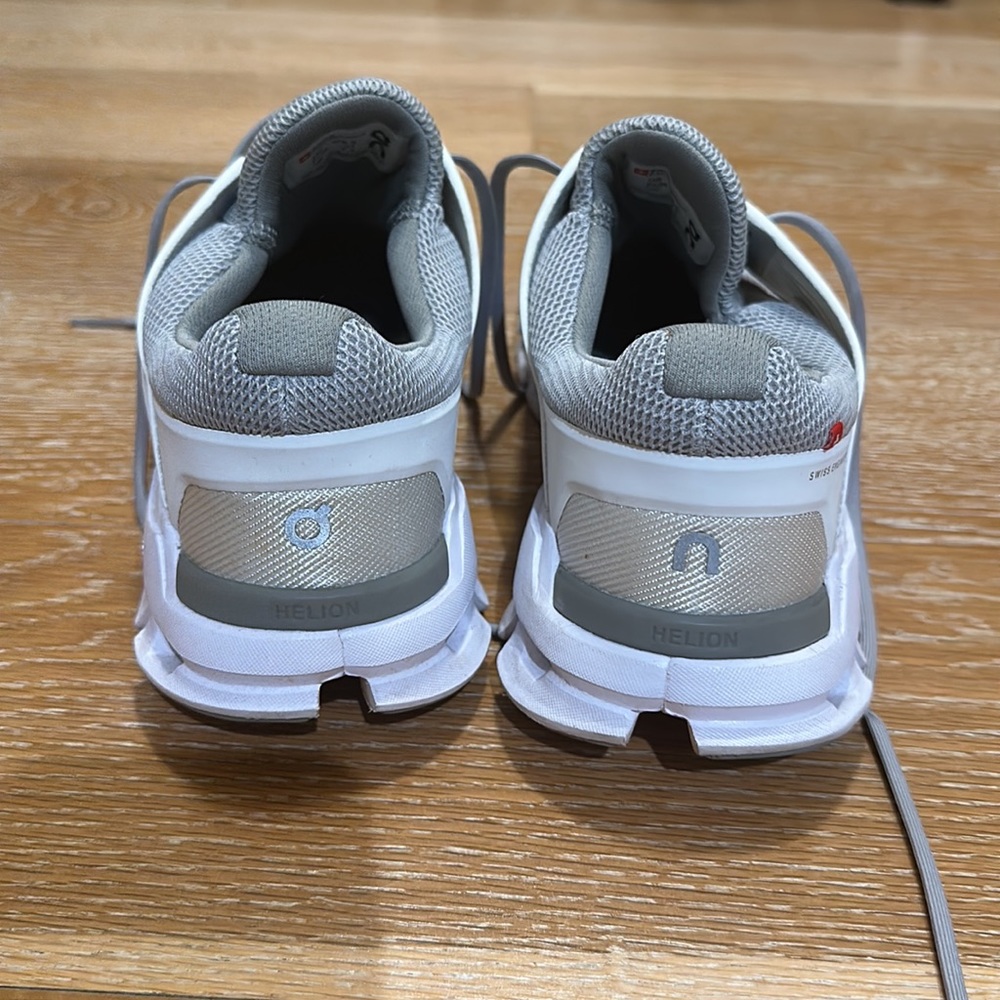 On Running Women's Light Gray and White Performance Sneakers - Picture 4 of 8